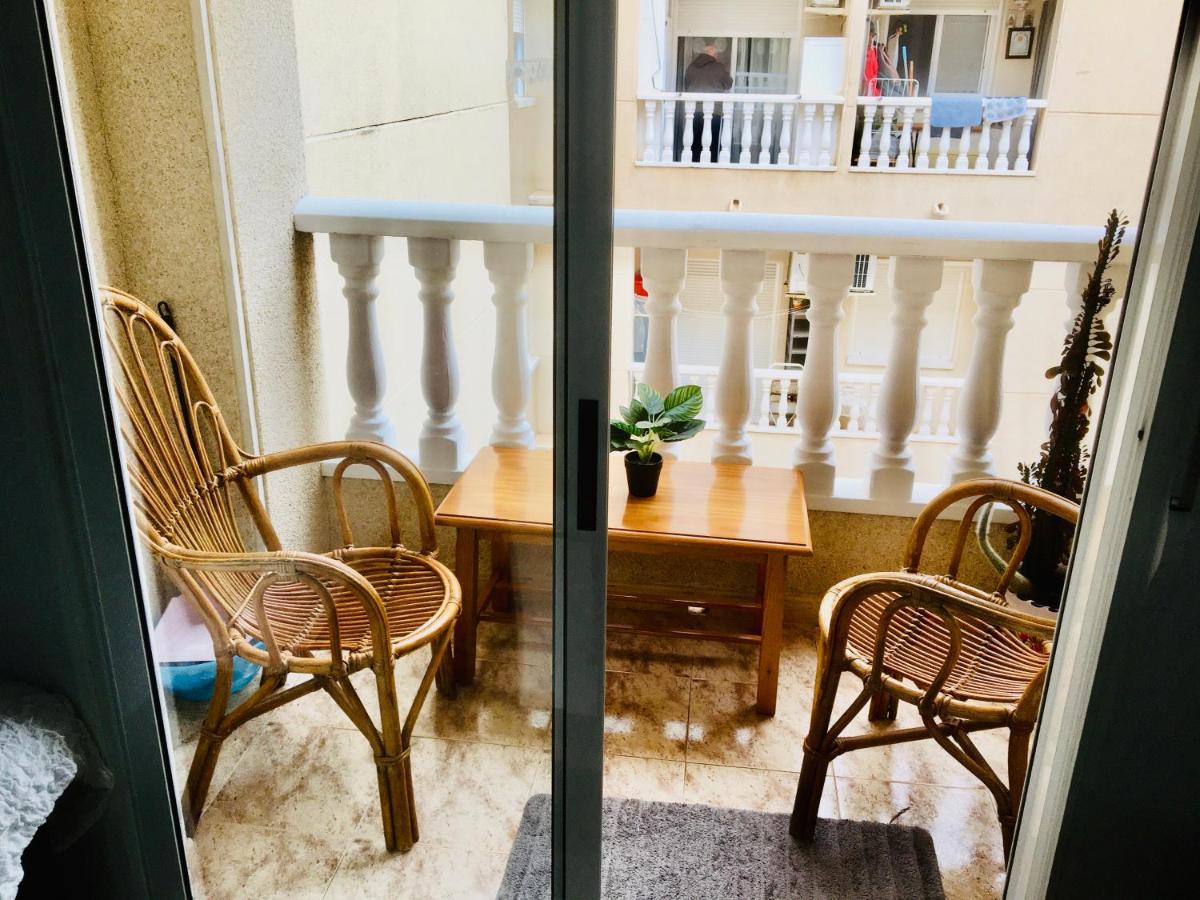 Apartamento Compartido - Solo El Dormitorio Es Privado Torrevieja Exterior photo